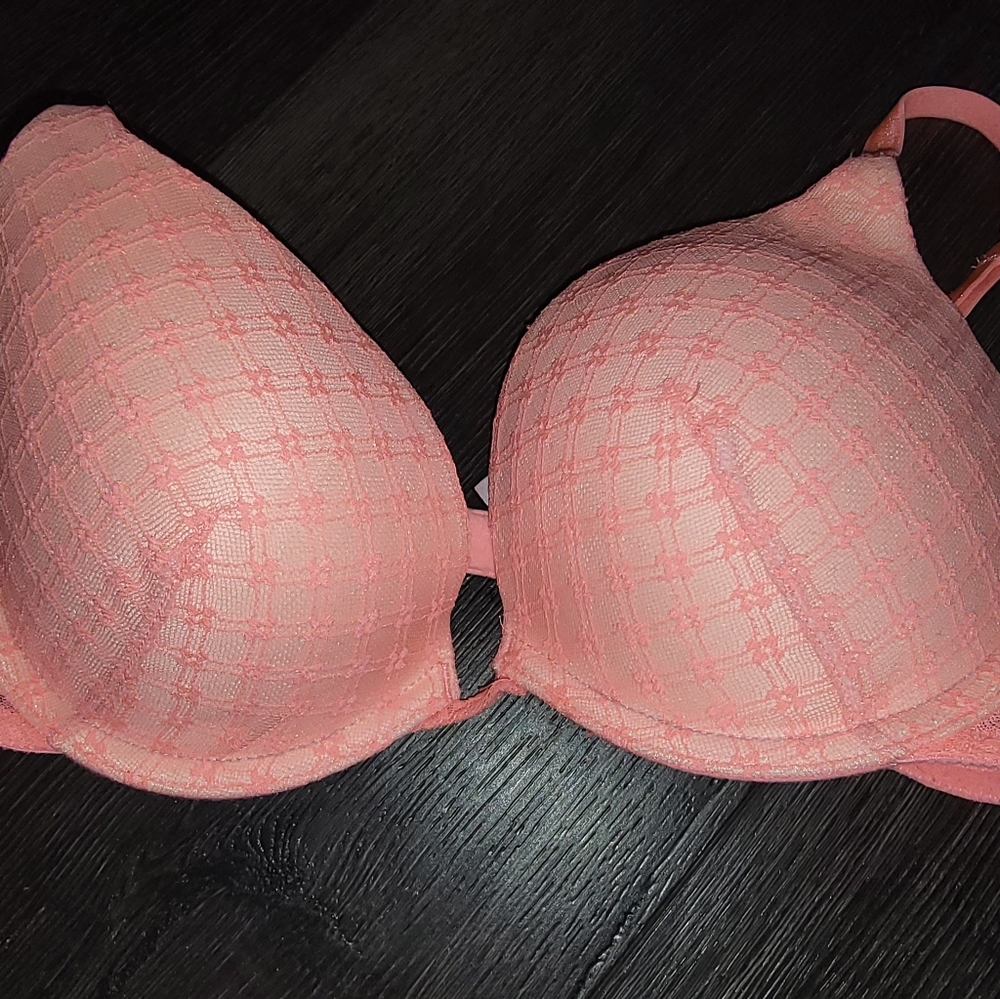 Victoria's Secret 32D Push Up Bra